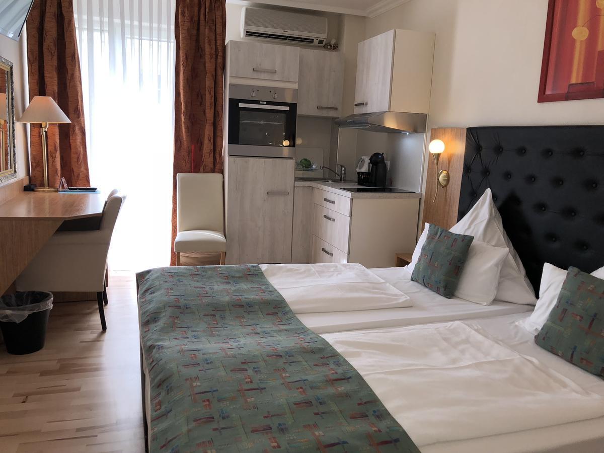 Aparthotel Guzulka & Restaurant Апарт-отель 3*